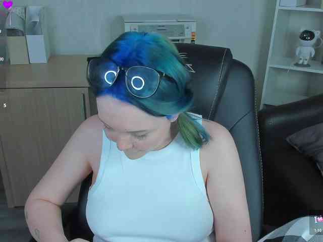 MaryShiota webcam