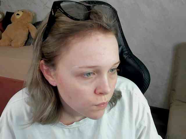 MaryShiota webcam