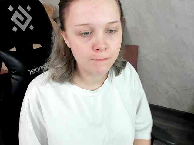 MaryShiota webcam