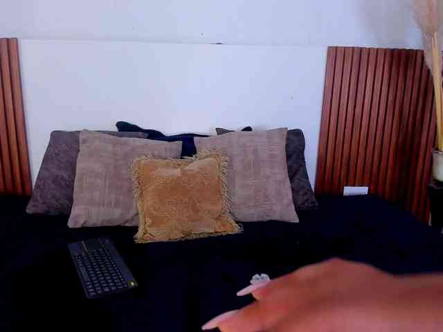 Dreamy-girl webcam