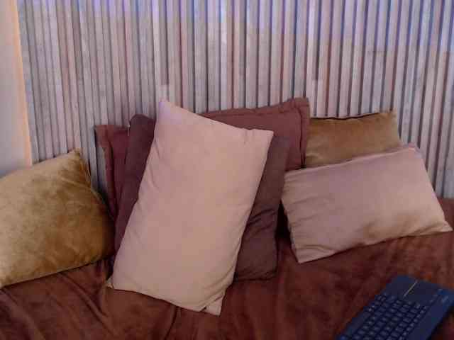Dreamy-girl webcam