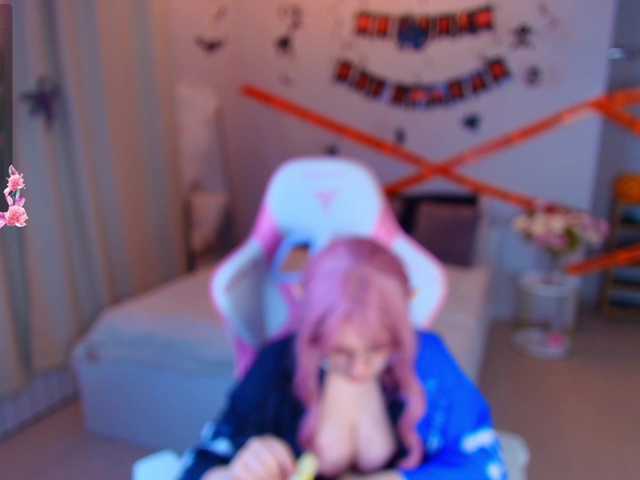 Discover the adorable host Daine-Pastry as she's fondling her figure Daine-Pastry from BongaCams