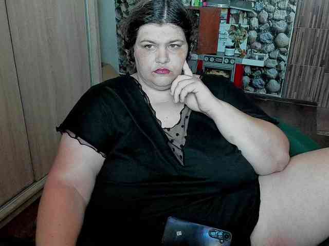 Ionysexylips69 webcam