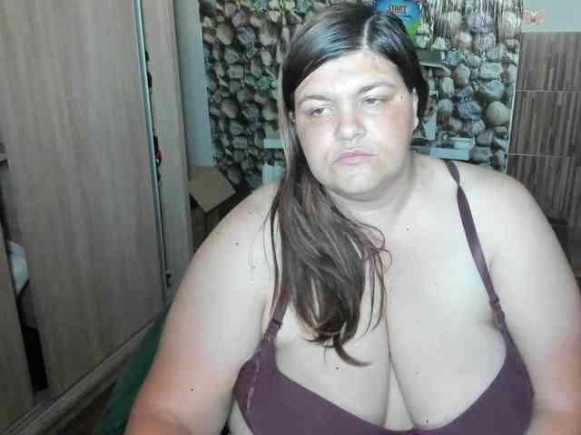 Ionysexylips69 webcam