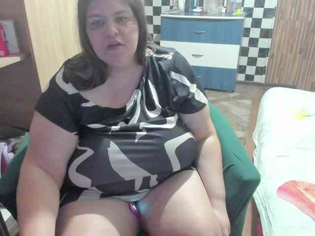 Ionysexylips69 webcam