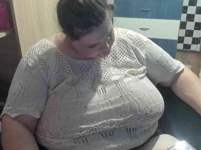 Ionysexylips69 webcam