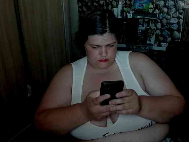 Ionysexylips69 webcam