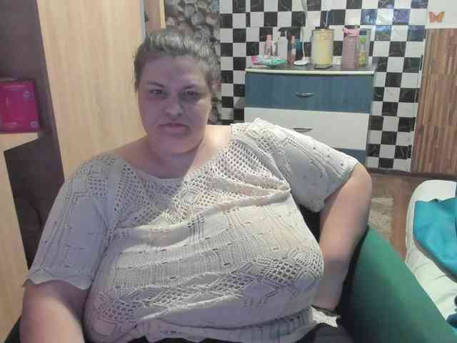 Ionysexylips69 webcam