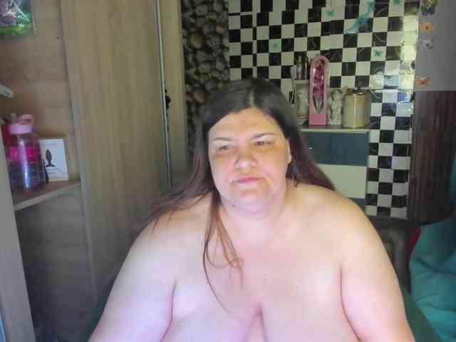 Ionysexylips69 webcam