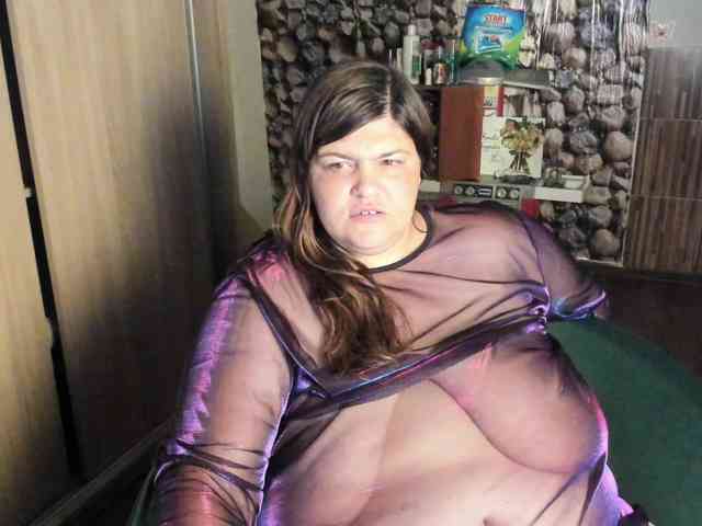 Ionysexylips69 webcam
