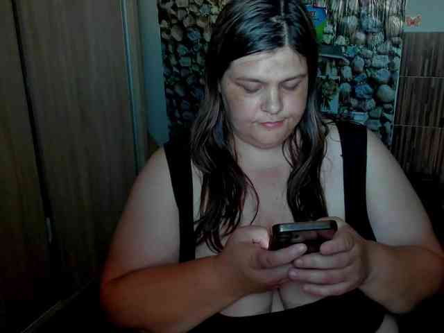 Ionysexylips69 webcam
