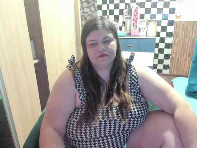 Ionysexylips69 webcam