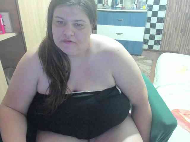 Ionysexylips69 webcam