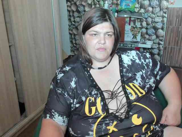 Ionysexylips69 webcam