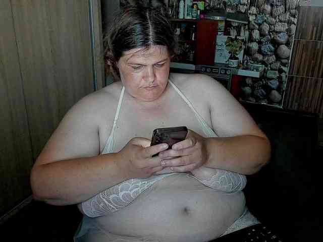 Ionysexylips69 webcam