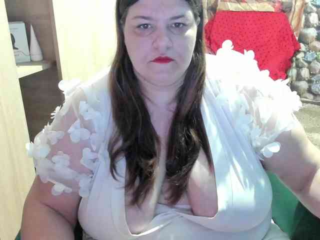 Ionysexylips69 webcam