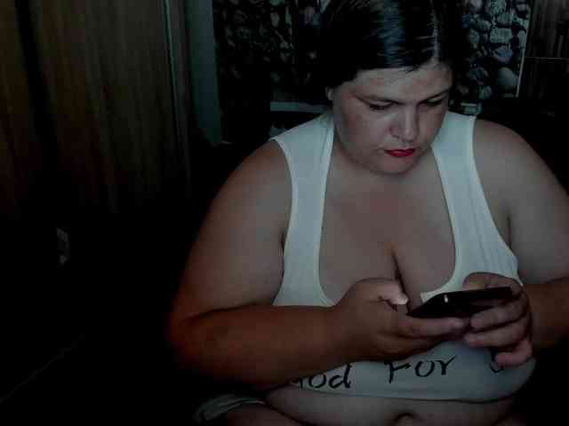 Ionysexylips69 webcam
