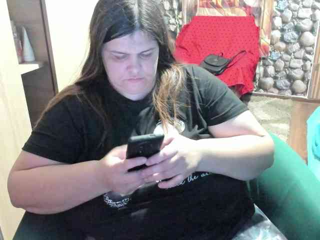 Ionysexylips69 webcam