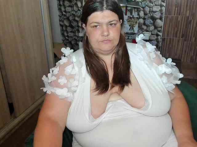 Ionysexylips69 webcam