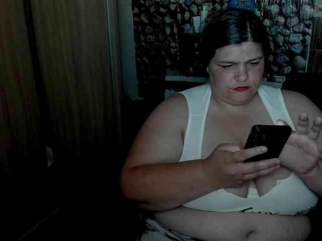Ionysexylips69 webcam