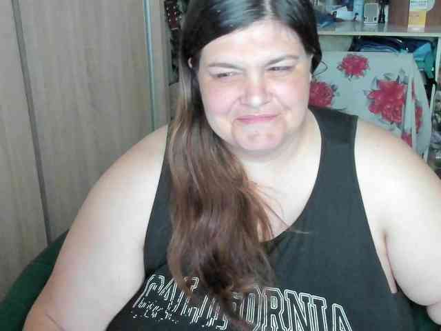 Ionysexylips69 webcam