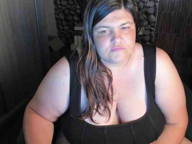 Ionysexylips69 webcam