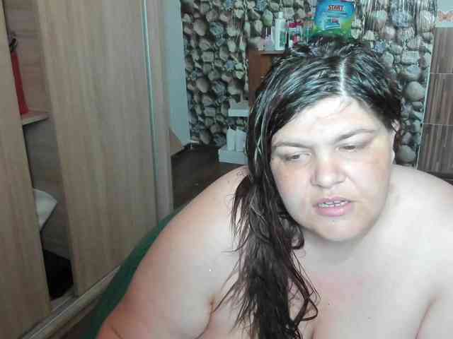 Ionysexylips69 webcam