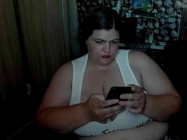 Ionysexylips69 webcam