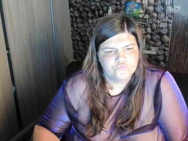 Ionysexylips69 webcam