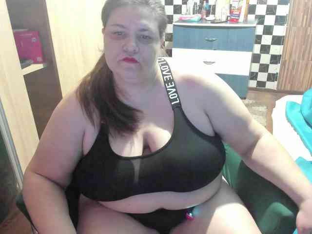 Ionysexylips69 webcam