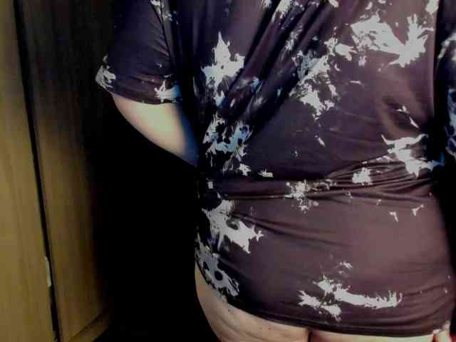Ionysexylips69 webcam