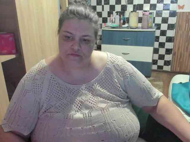 Ionysexylips69 webcam