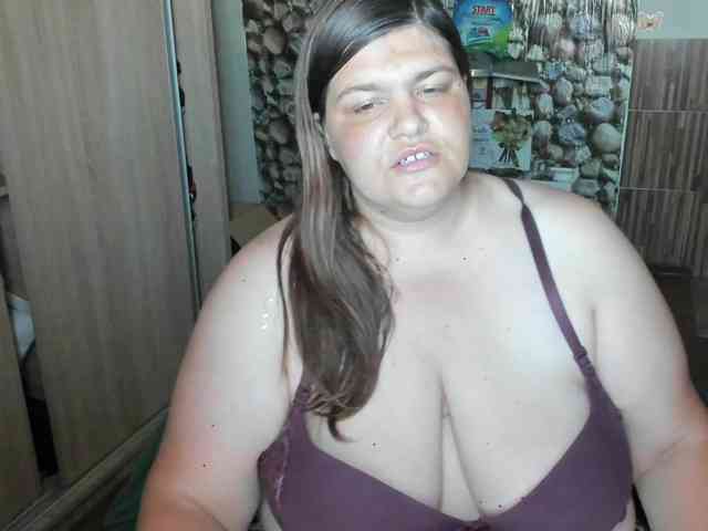 Ionysexylips69 webcam