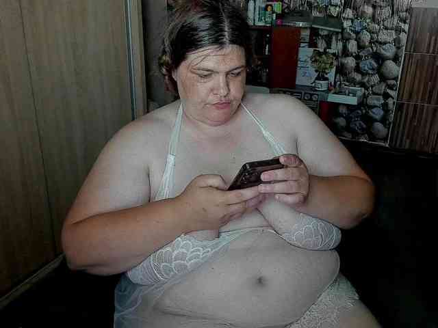 Ionysexylips69 webcam