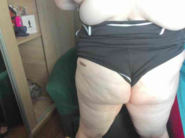 Ionysexylips69 webcam