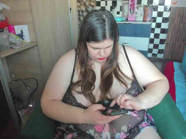 Ionysexylips69 webcam