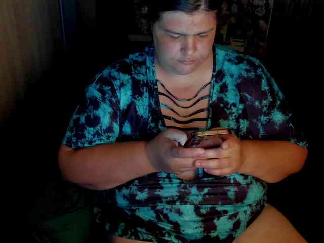 Ionysexylips69 webcam