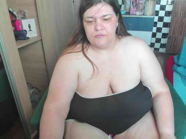 Ionysexylips69 webcam