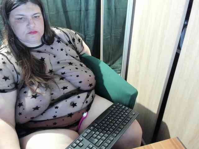 Ionysexylips69 webcam