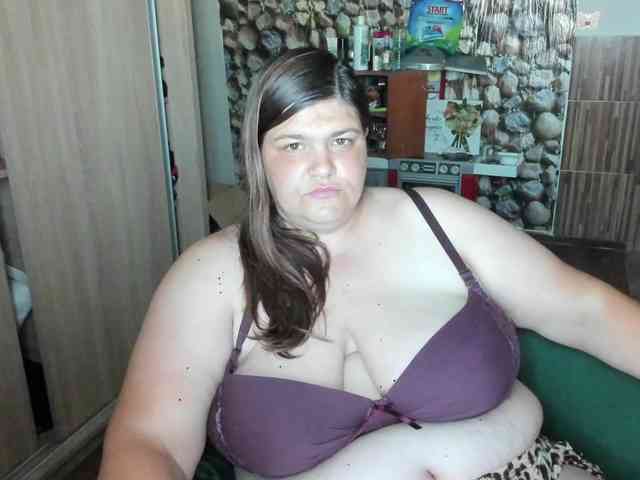 Ionysexylips69 webcam