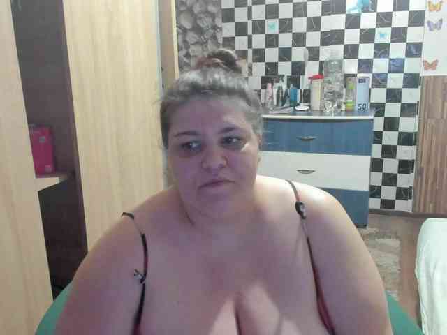 Ionysexylips69 webcam