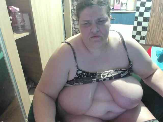 Ionysexylips69 webcam