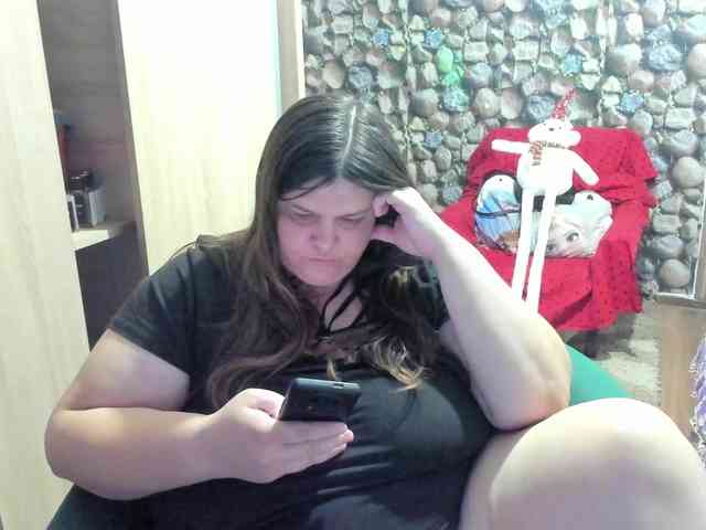 Ionysexylips69 webcam