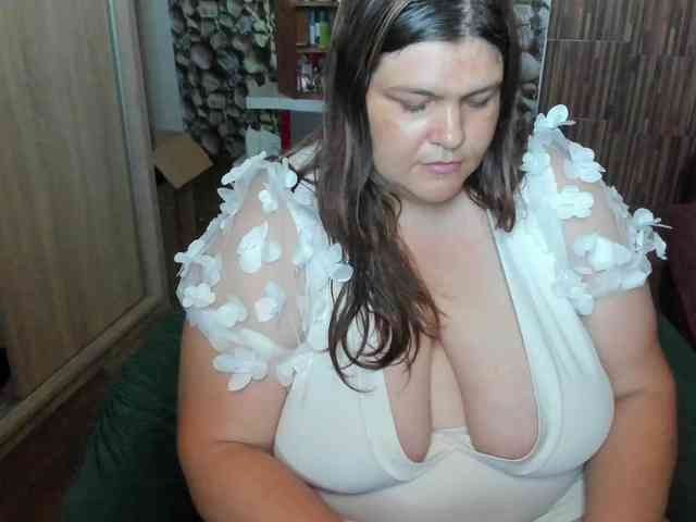 Ionysexylips69 webcam