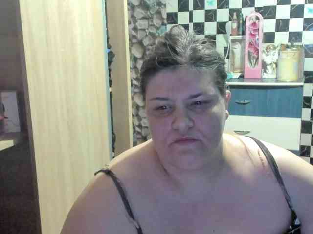 Ionysexylips69 webcam