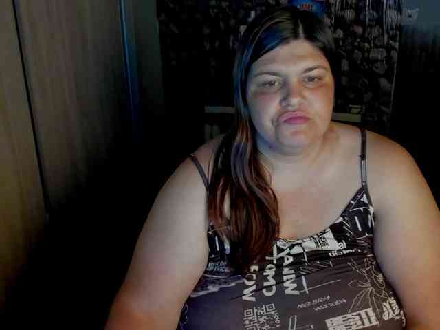 Ionysexylips69 webcam