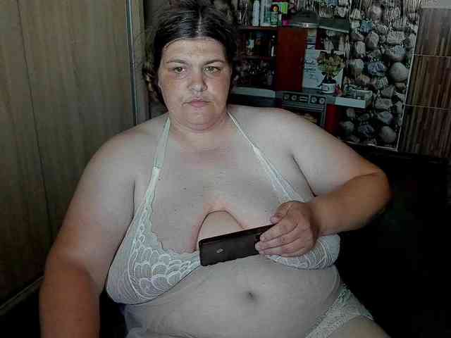 Ionysexylips69 webcam