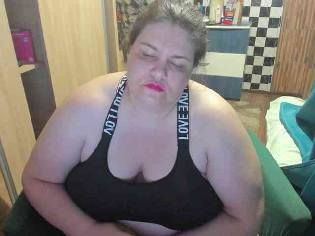 Ionysexylips69 webcam