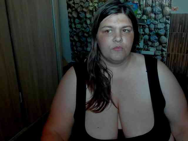 Ionysexylips69 webcam