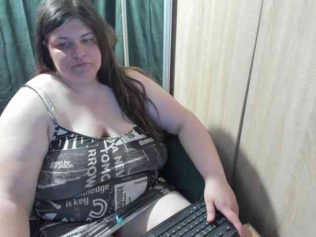 Ionysexylips69 webcam